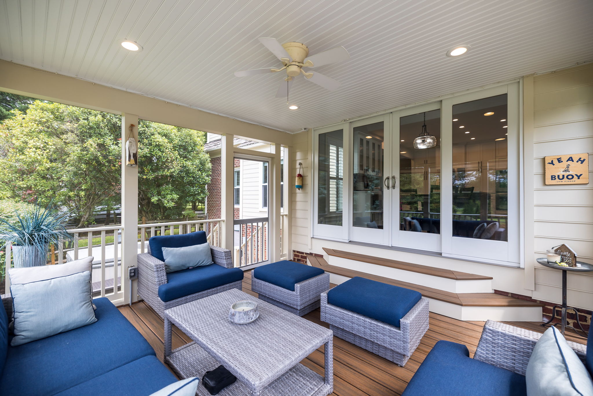 Fully Screened in Patio with Access to the Hot tub