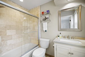 Ensuite Bathroom 2