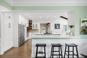 Eat-in Kitchen