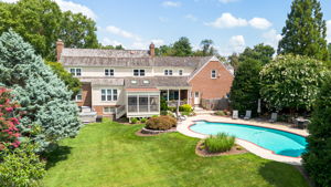 Outdoor Entertainment Areas with Hot-tub and Pool