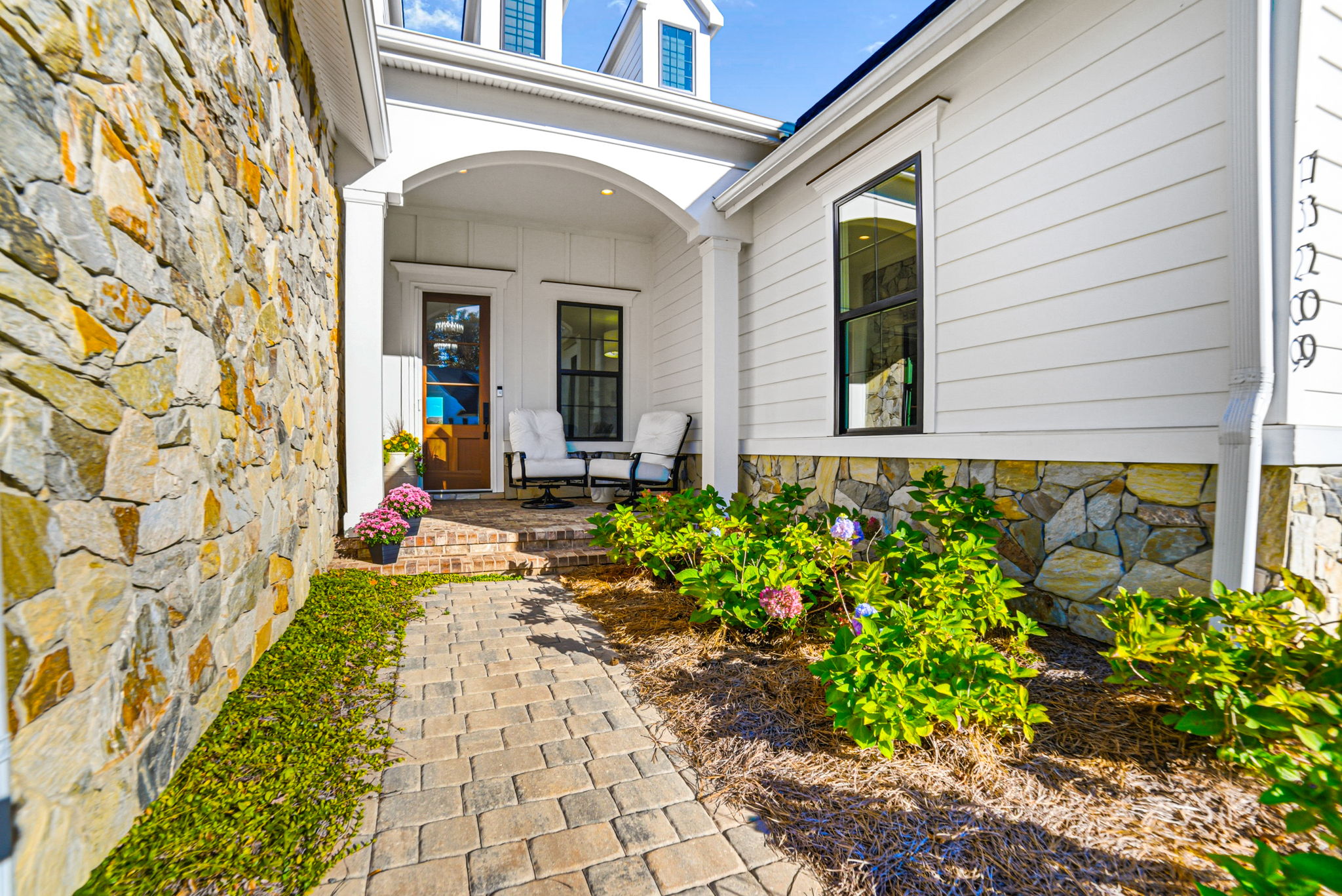 KP_13209 Oak Farm Ln-5