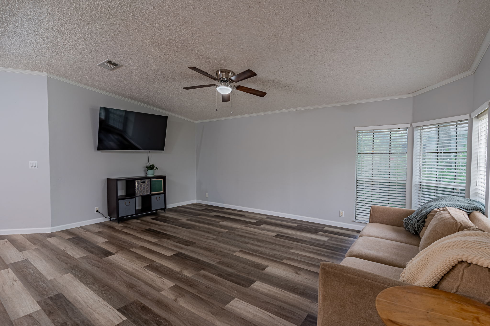 13209 Plum Lake Cir, Minneola, FL 34715 Au Courant Marketing