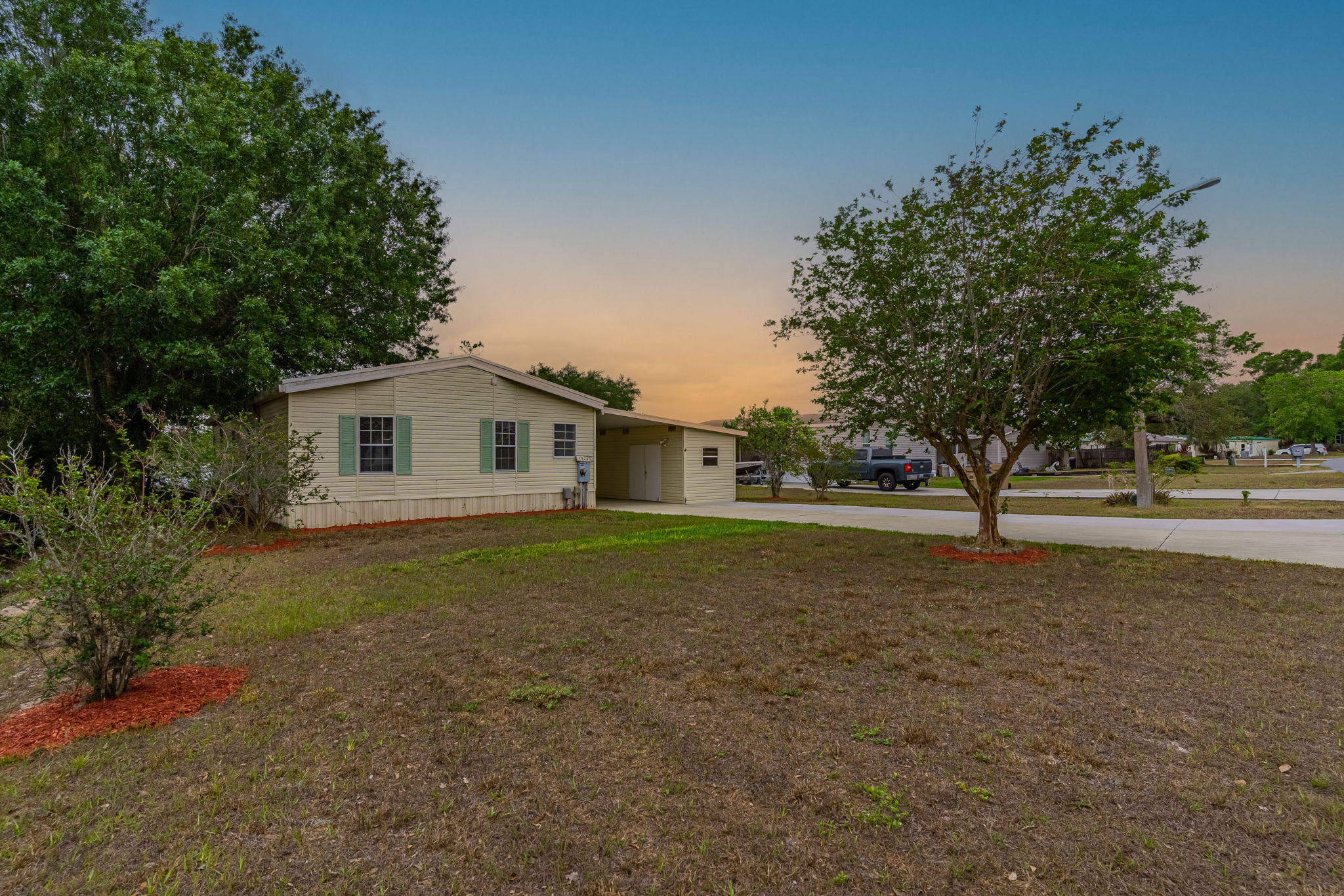 13209 Plum Lake Cir, Minneola, FL 34715 Au Courant Marketing