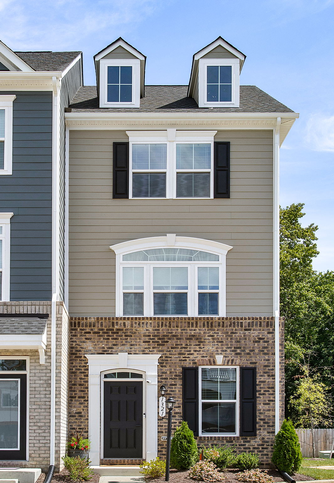 01-Exterior Front