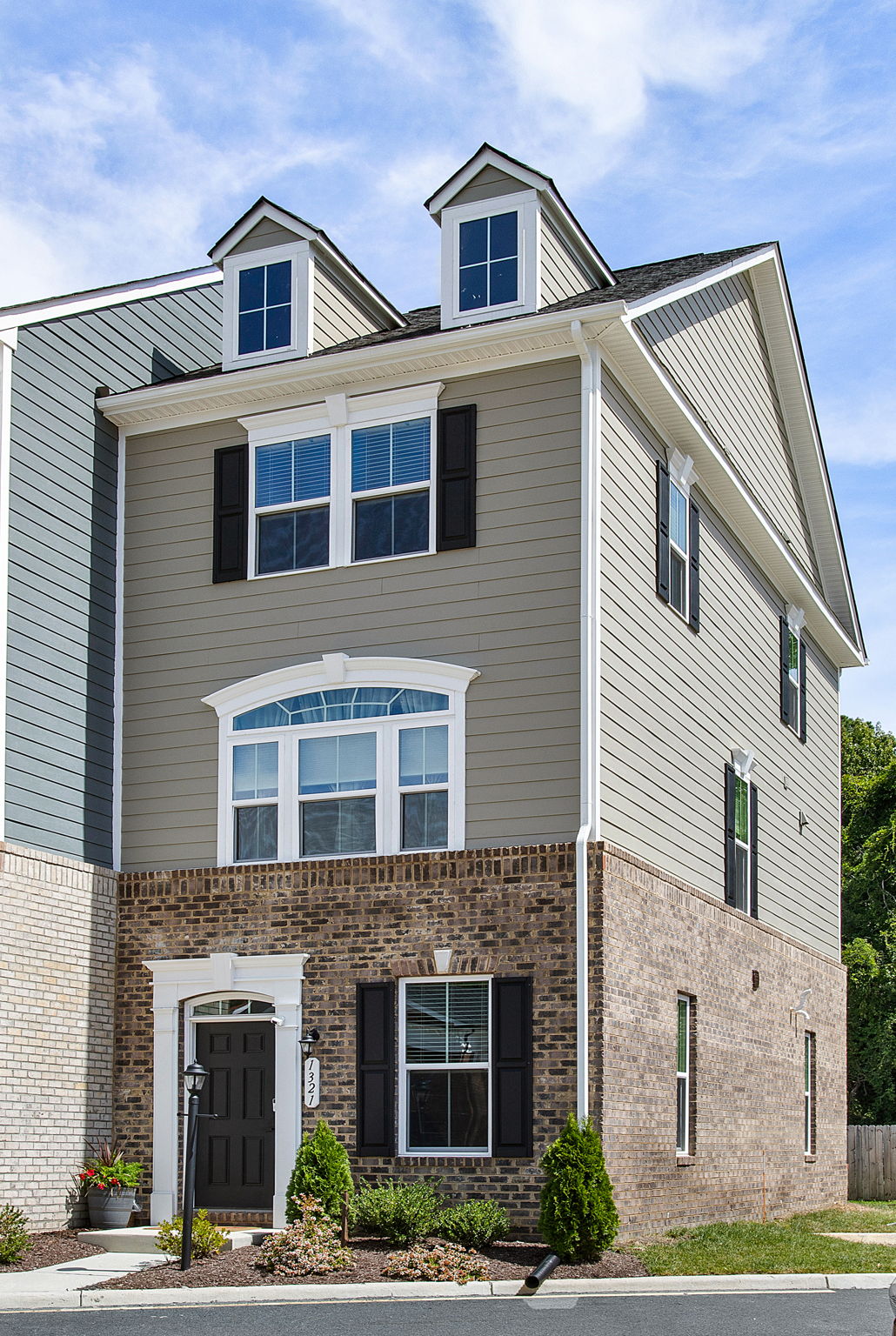 02-Exterior Front