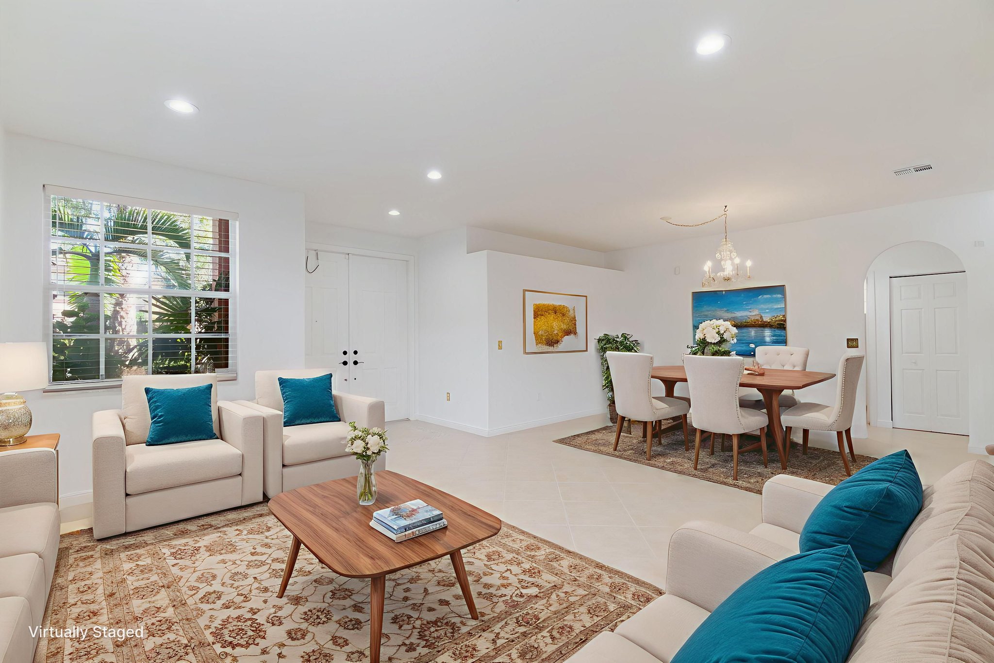DSC00235 virtually staged.jpeg