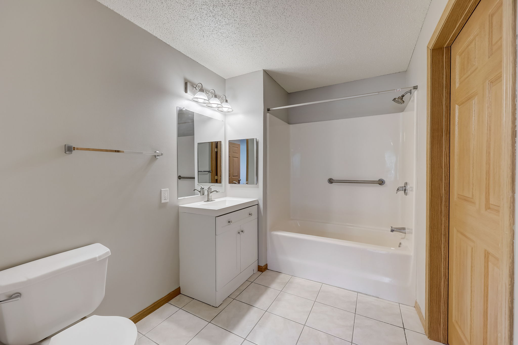 Lake Dr W 117-022