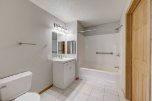 Lake Dr W 117-022