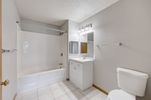 Lake Dr W 117-016