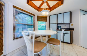 Kitchen Eat-In 1