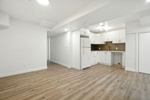  Photo 37