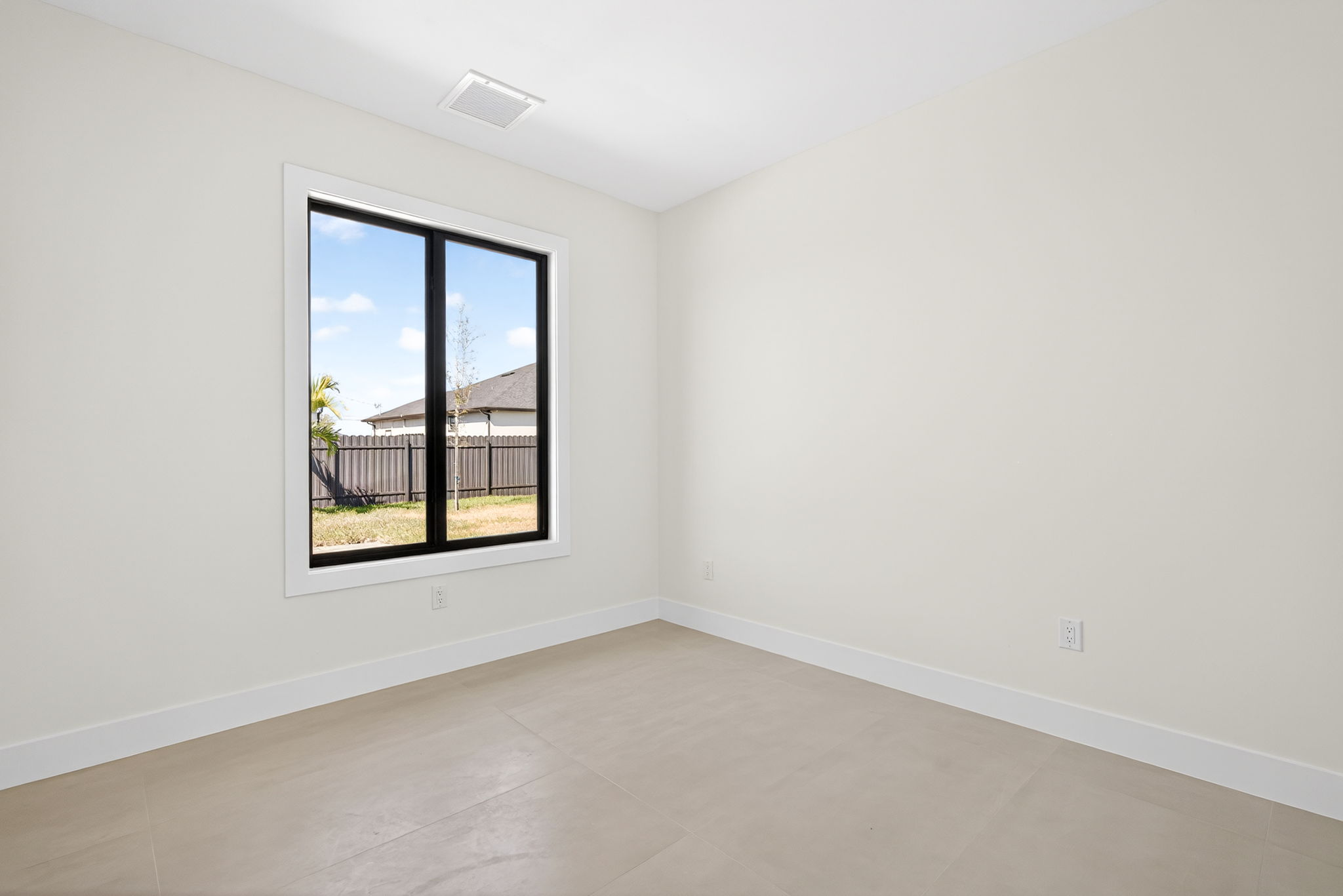 Guest Bedroom 2 - 1 of 3