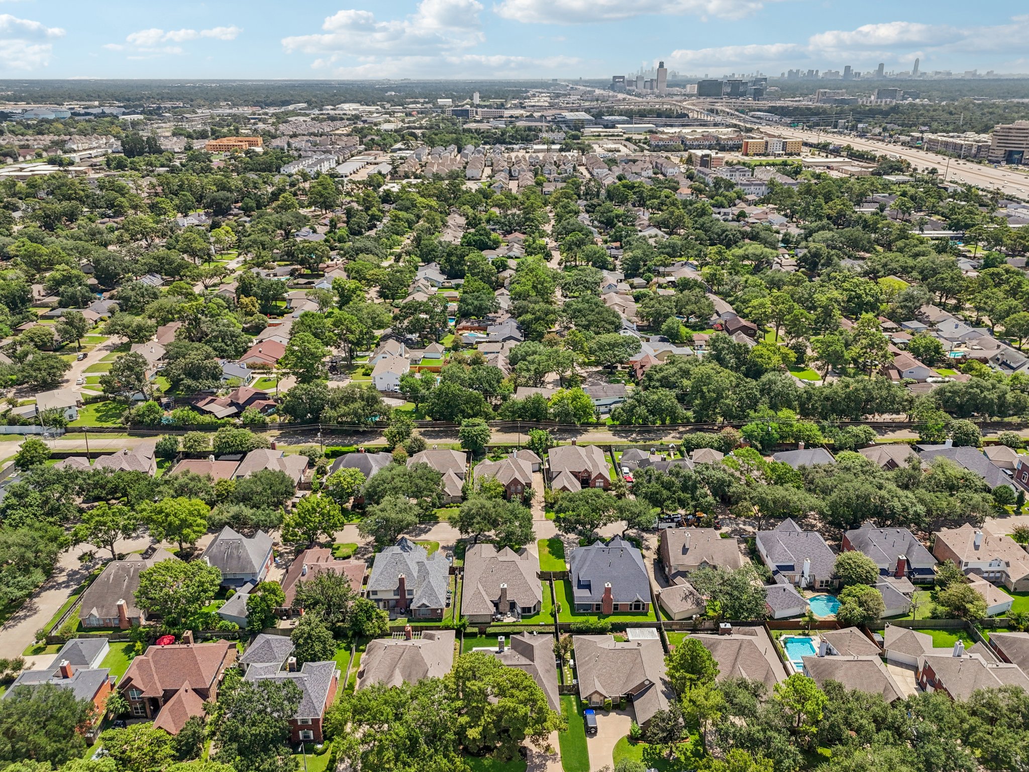 W Forest Dr-L1008-004.jpg