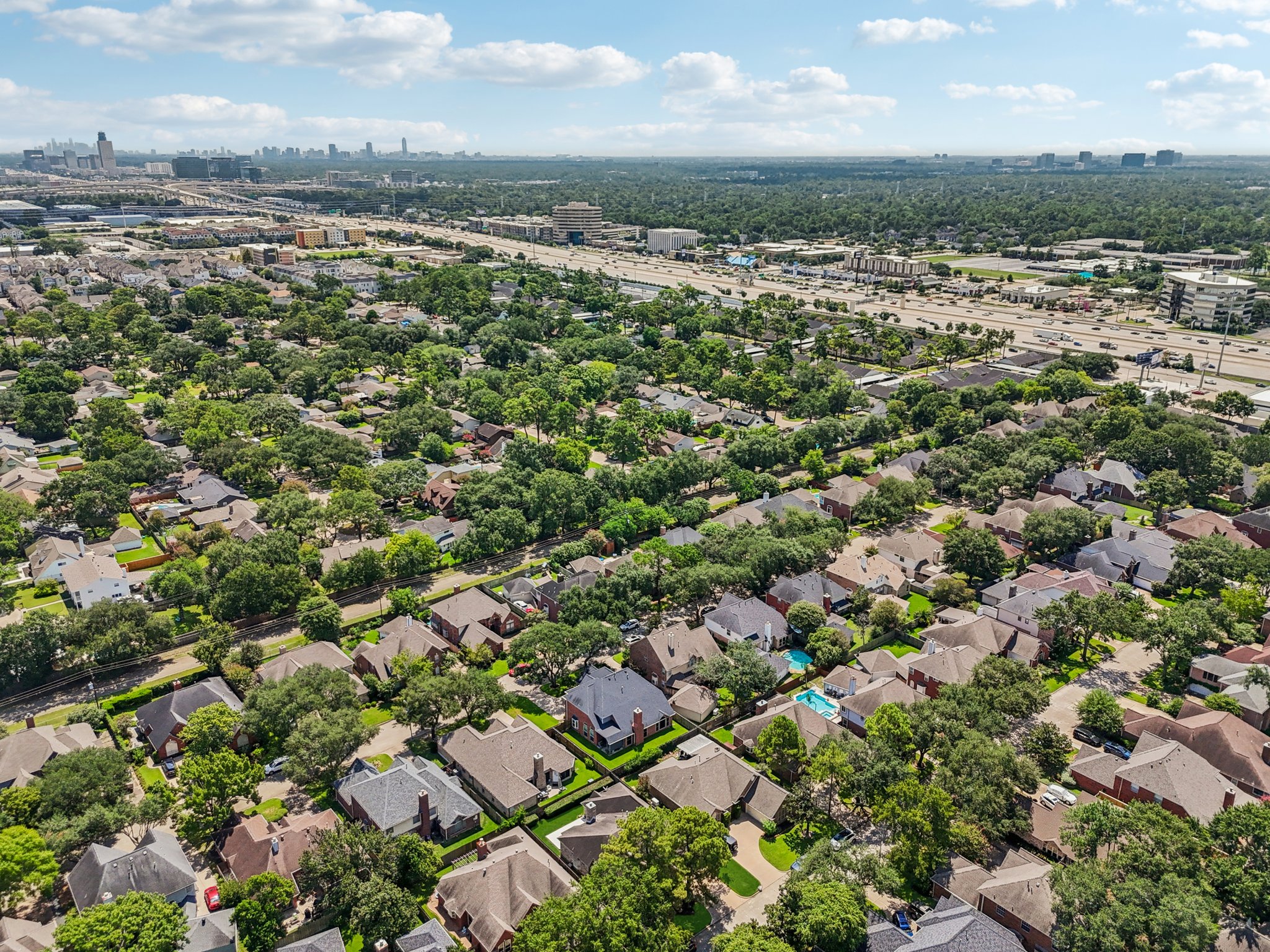 W Forest Dr-L1008-005.jpg
