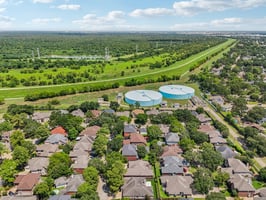 W Forest Dr-L1008-003.jpg