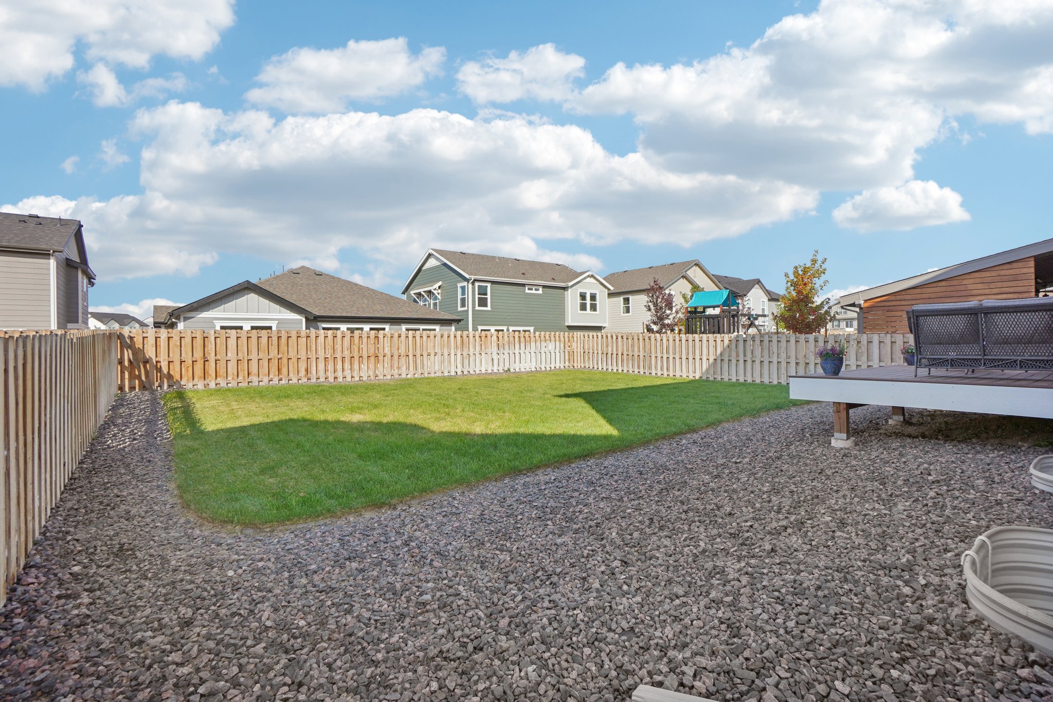 E 110th Pl-S2308-053.jpg
