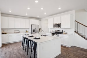 E 110th Pl-S2308-015.jpg