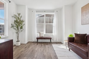 E 110th Pl-S2308-020.jpg