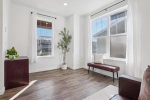 E 110th Pl-S2308-021.jpg
