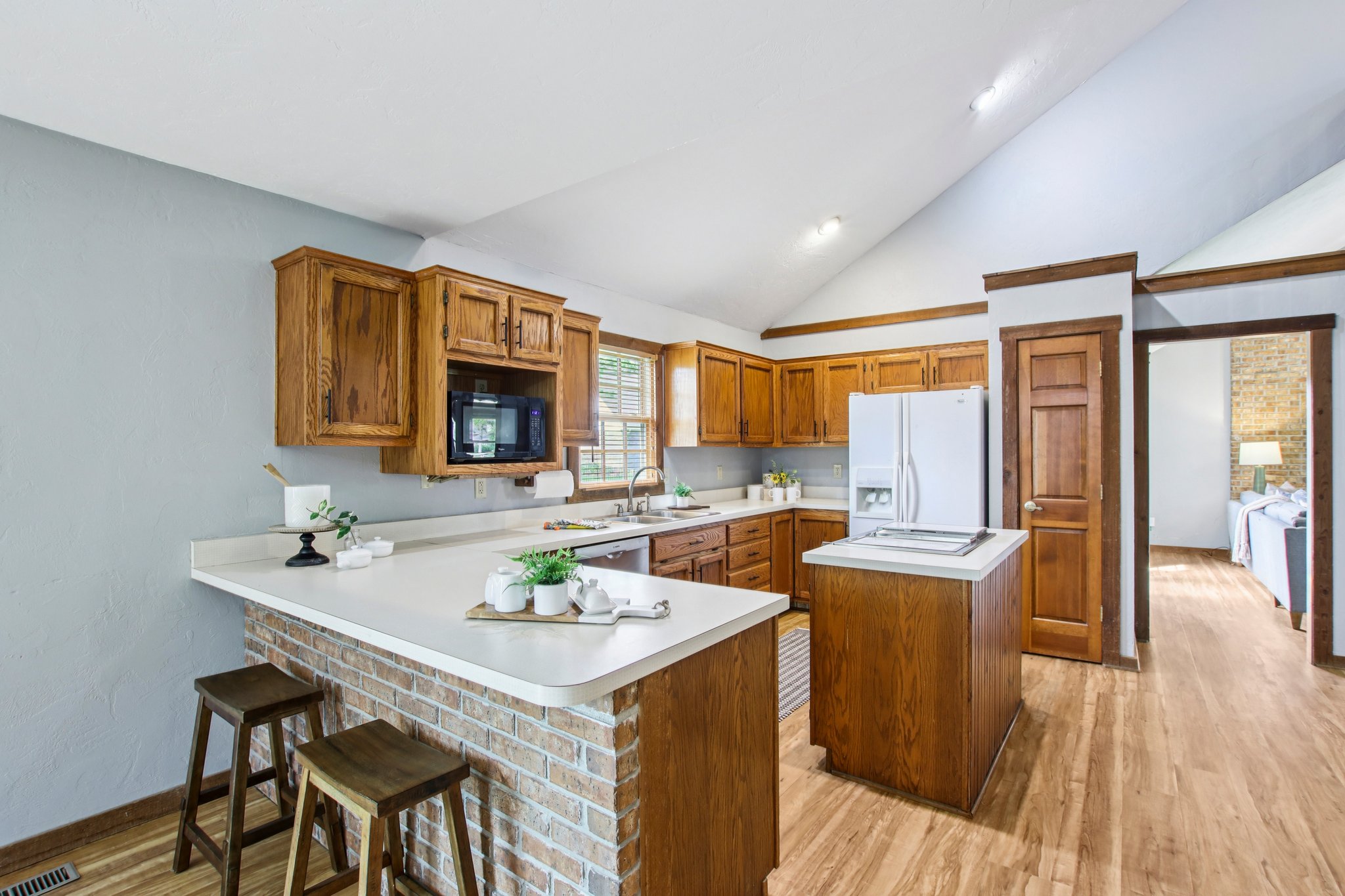 Thistlewood Ct-S1804-020.jpg