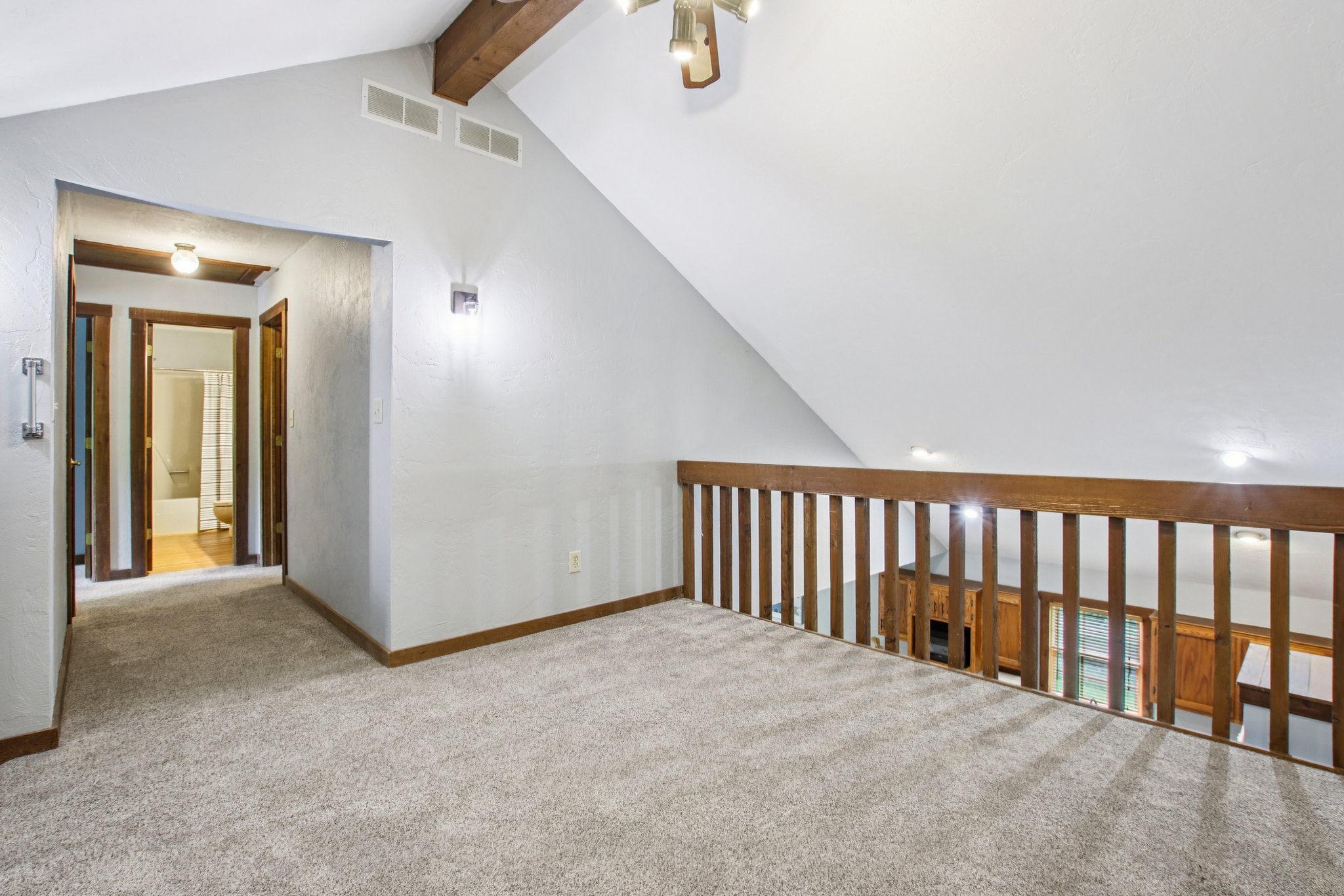 Thistlewood Ct-S1804-026.jpg