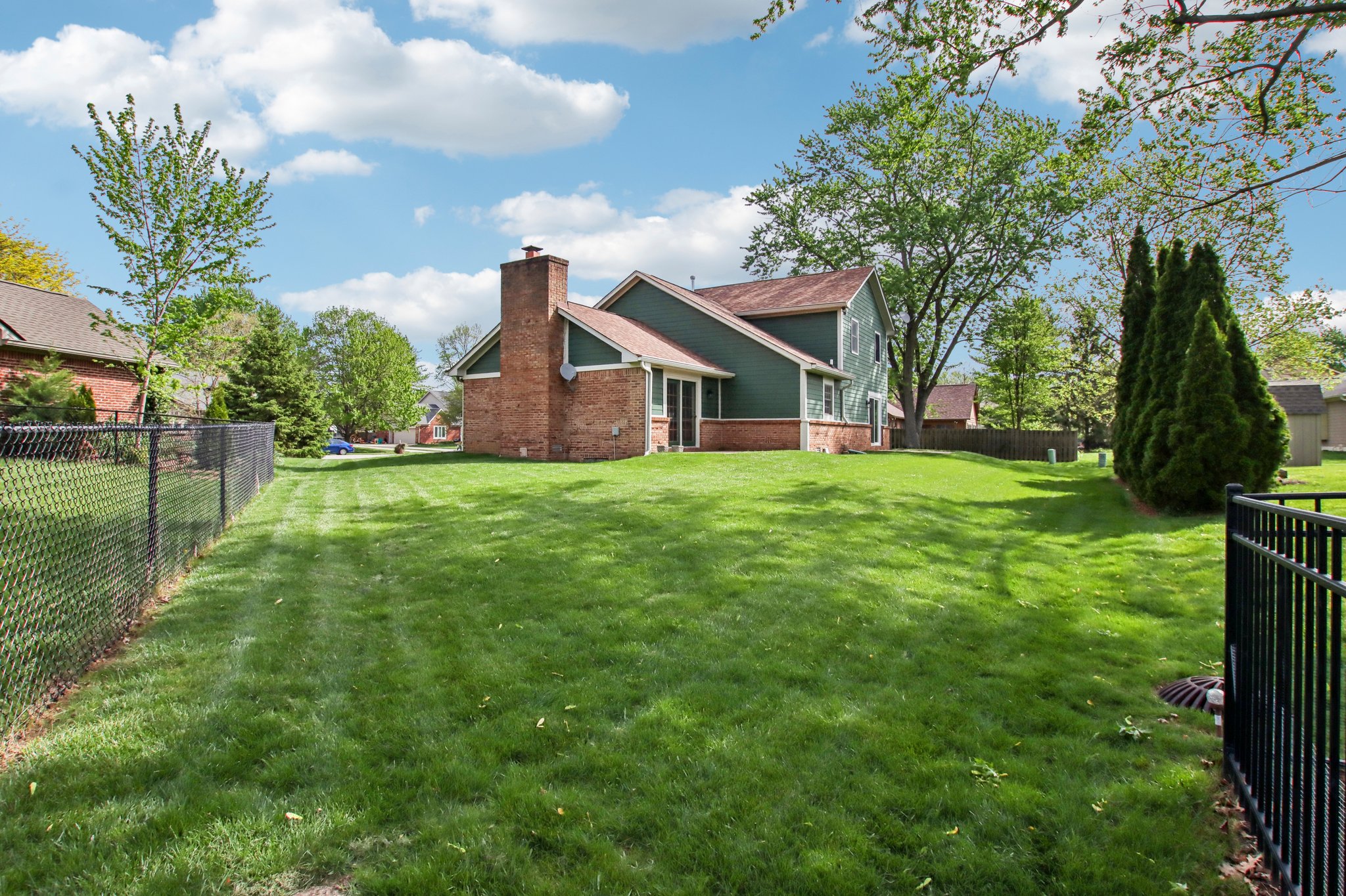 Thistlewood Ct-S1804-044.jpg