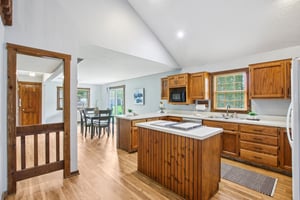 Thistlewood Ct-S1804-019.jpg