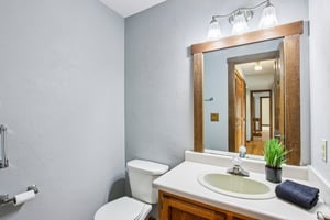 Thistlewood Ct-S1804-024.jpg