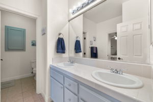  Photo 40