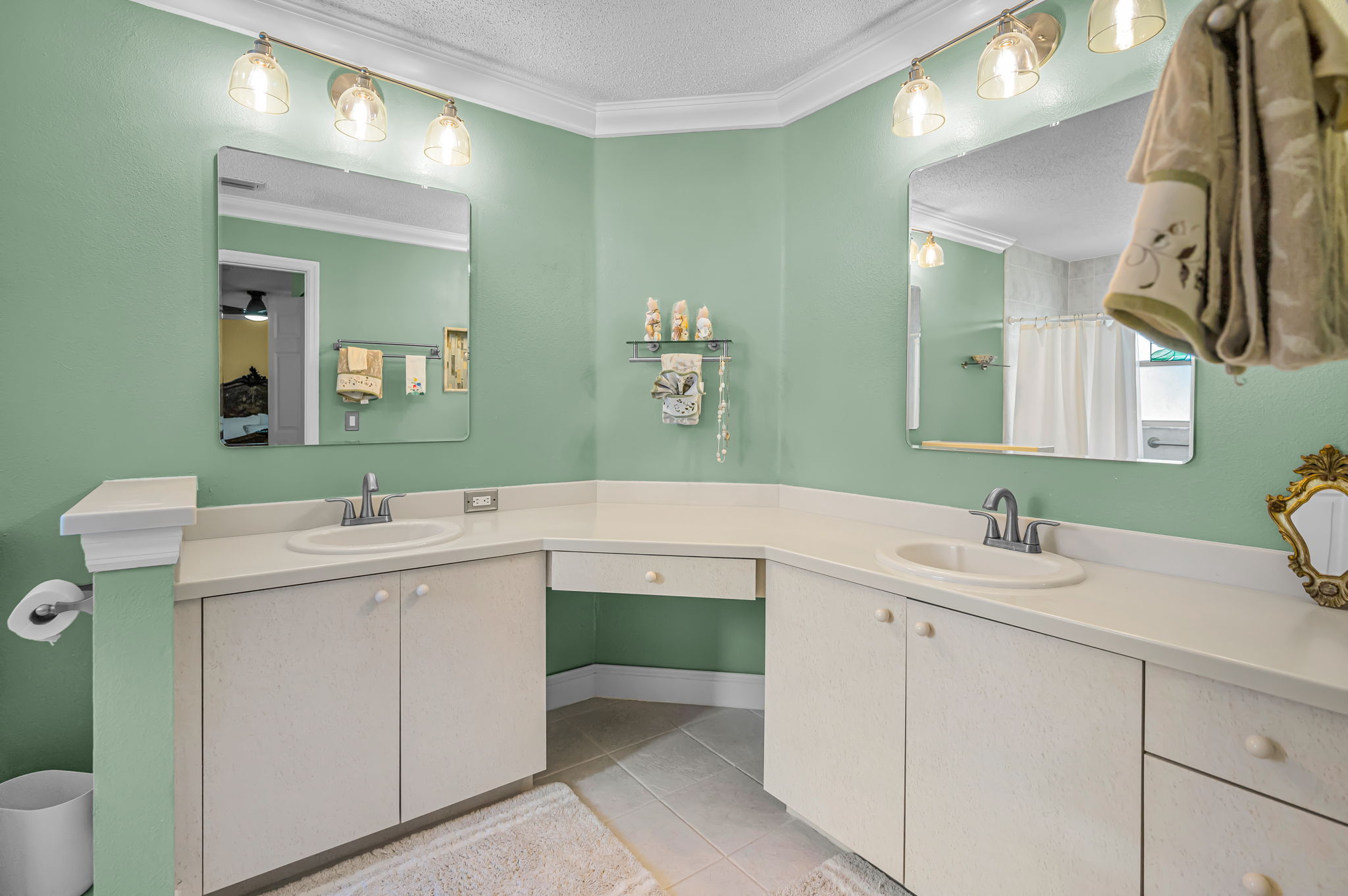 Primary Bathroom1a