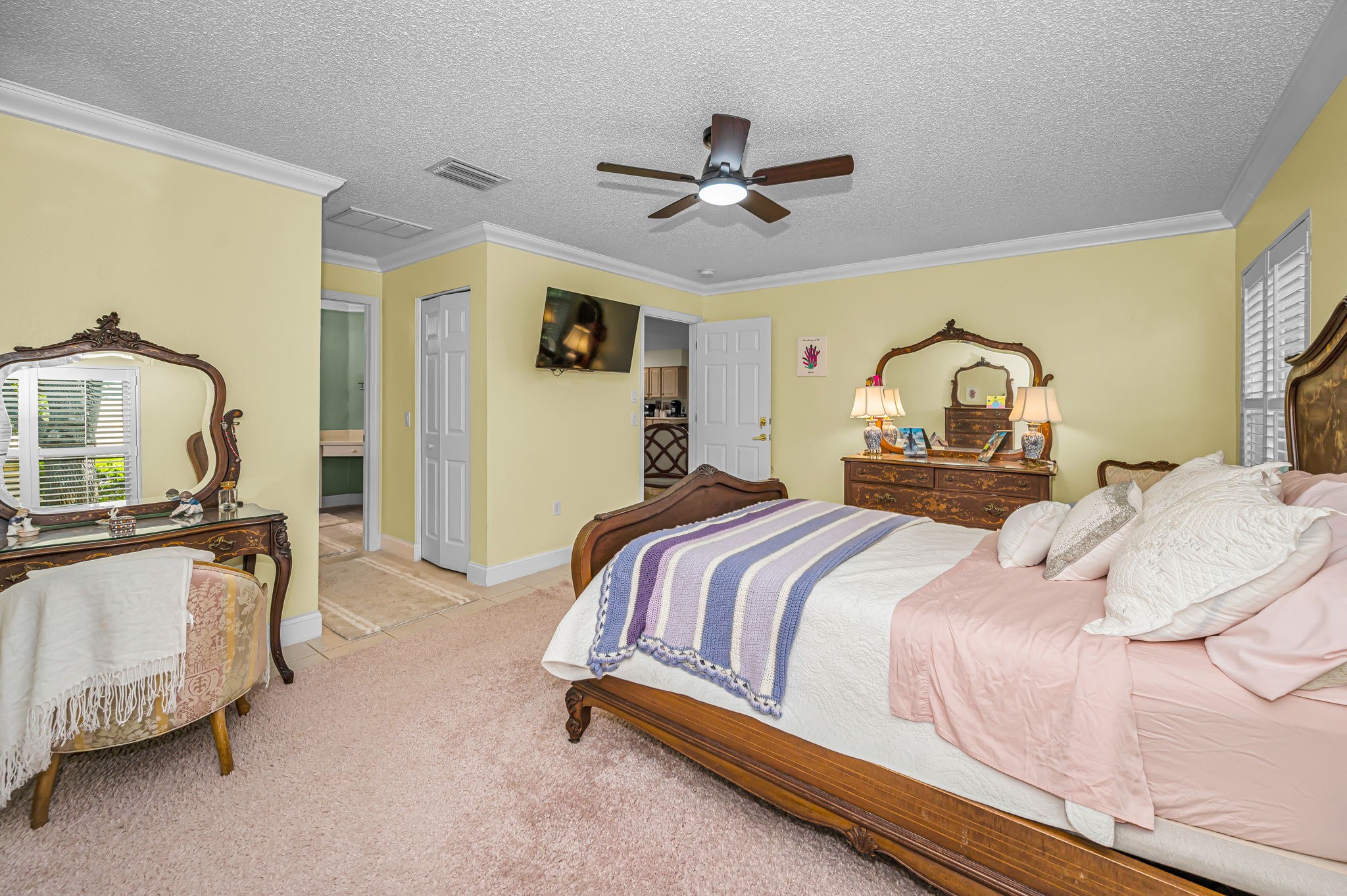Primary Bedroom1c