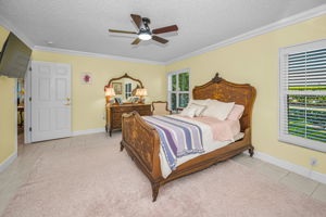Primary Bedroom1d