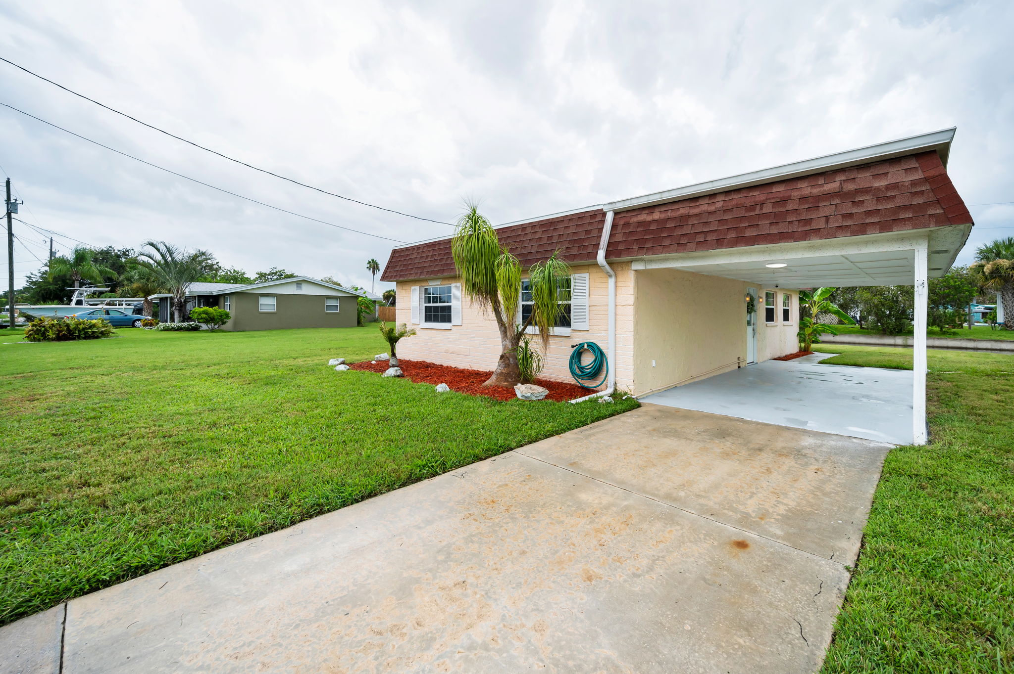 Front Exterior5