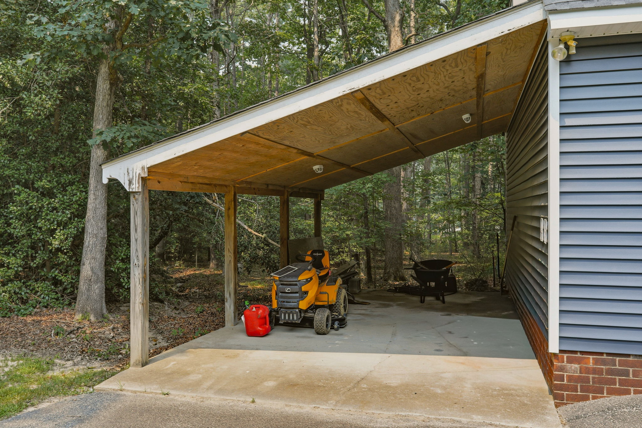 38-Carport