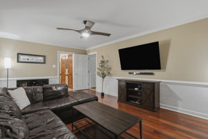 09-Family Room