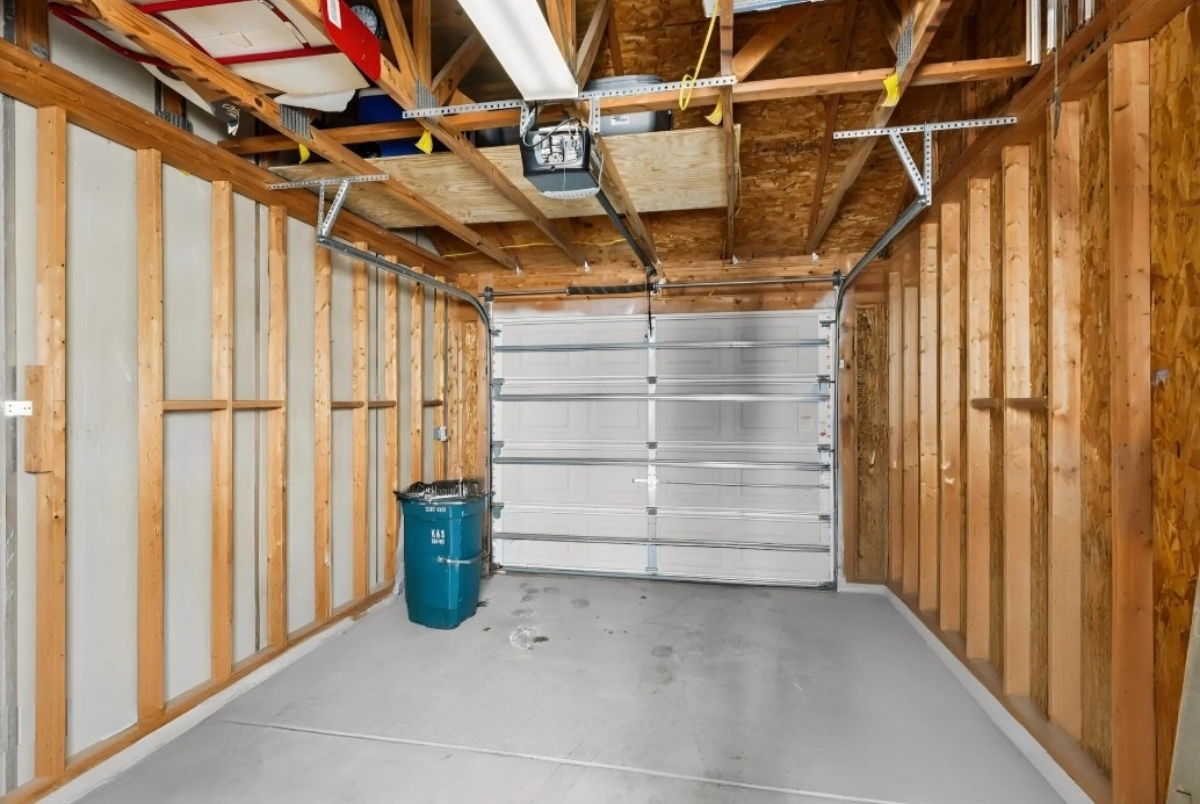 Garage - Virtually emptied