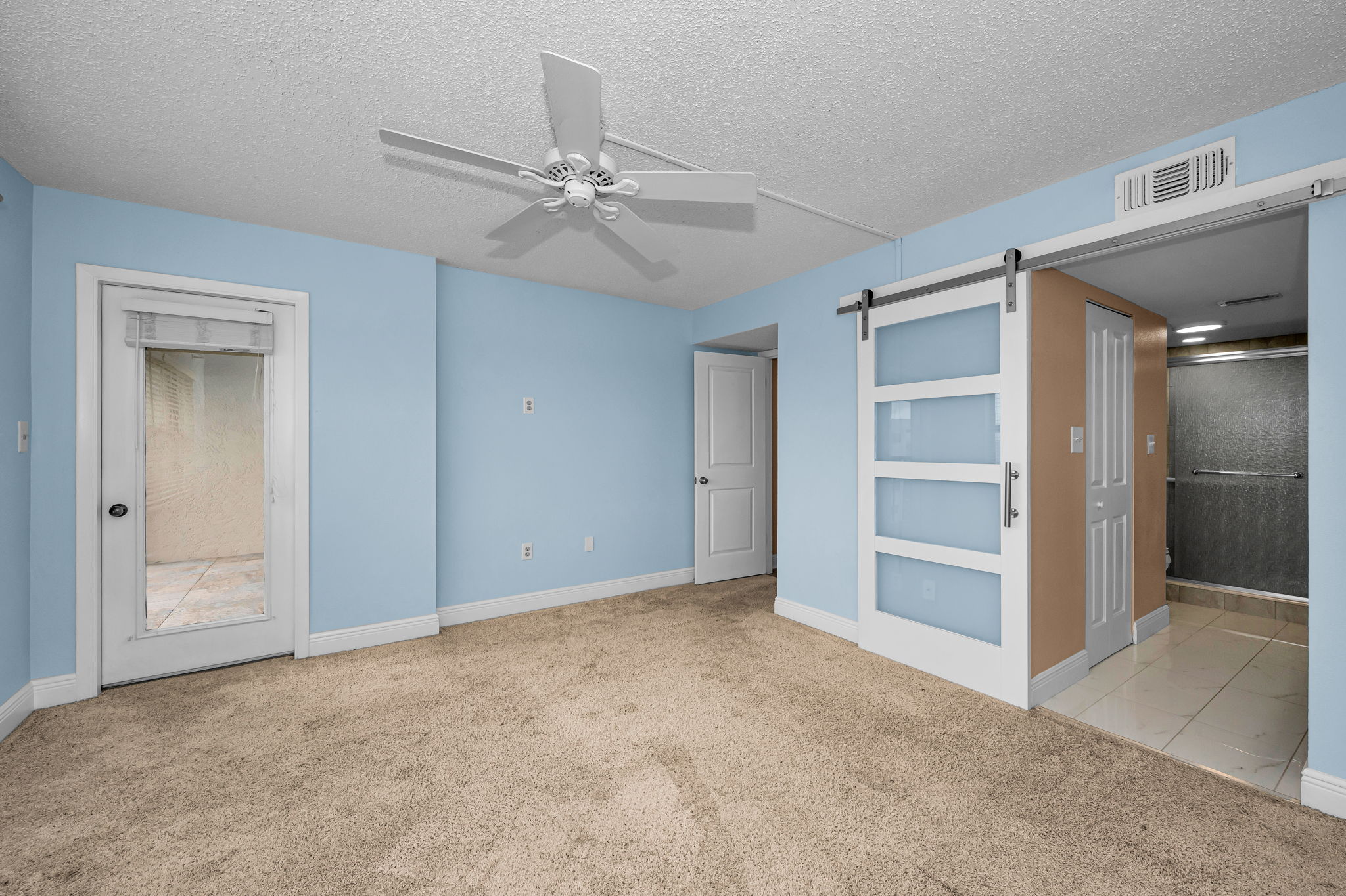 Primary Bedroom1c