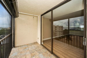 Balcony3