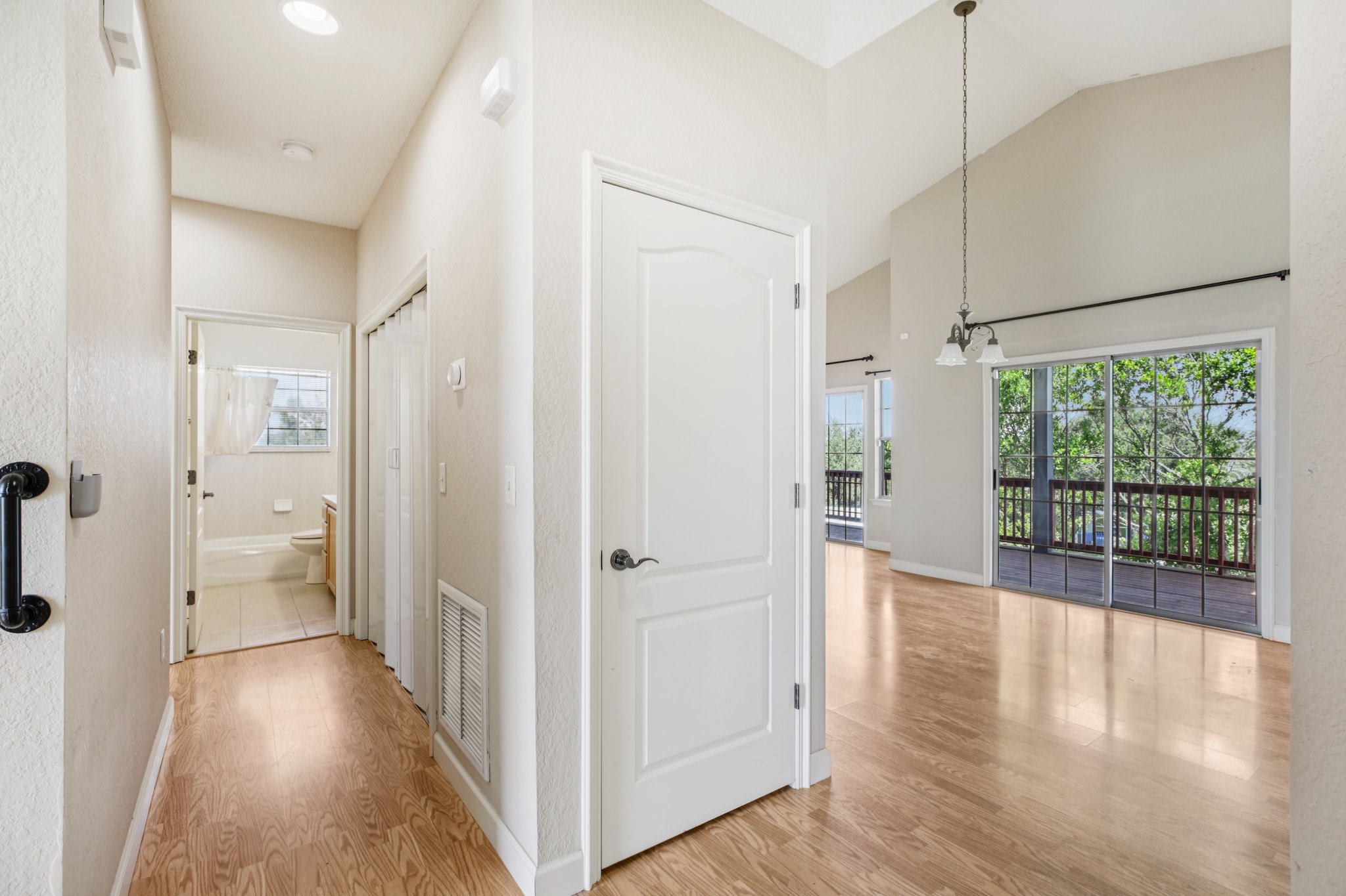 Casa Verde Cir-S1709-032.jpg