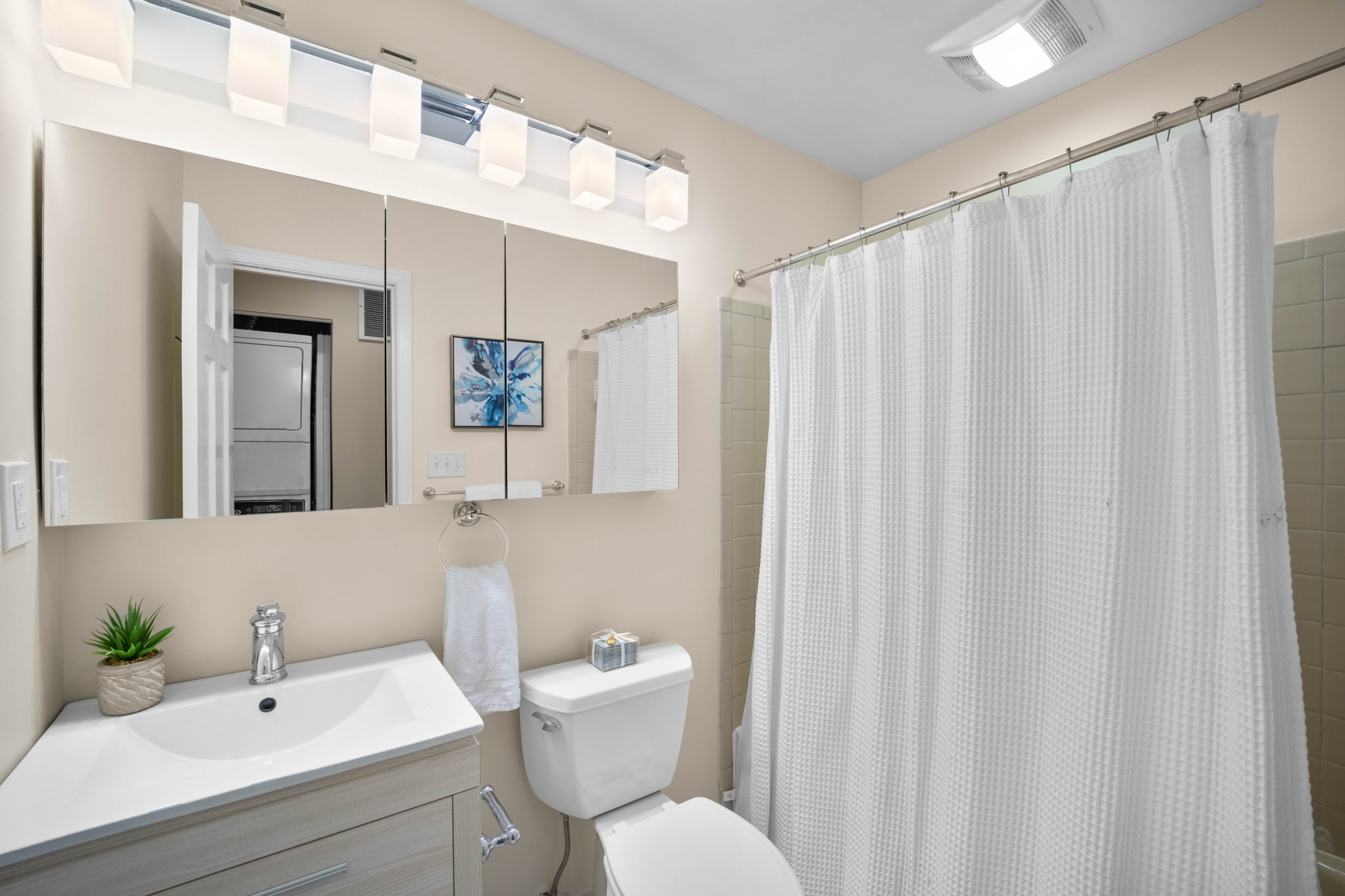 1325 13th St NW, Washington, DC 20005, USA Photo 21