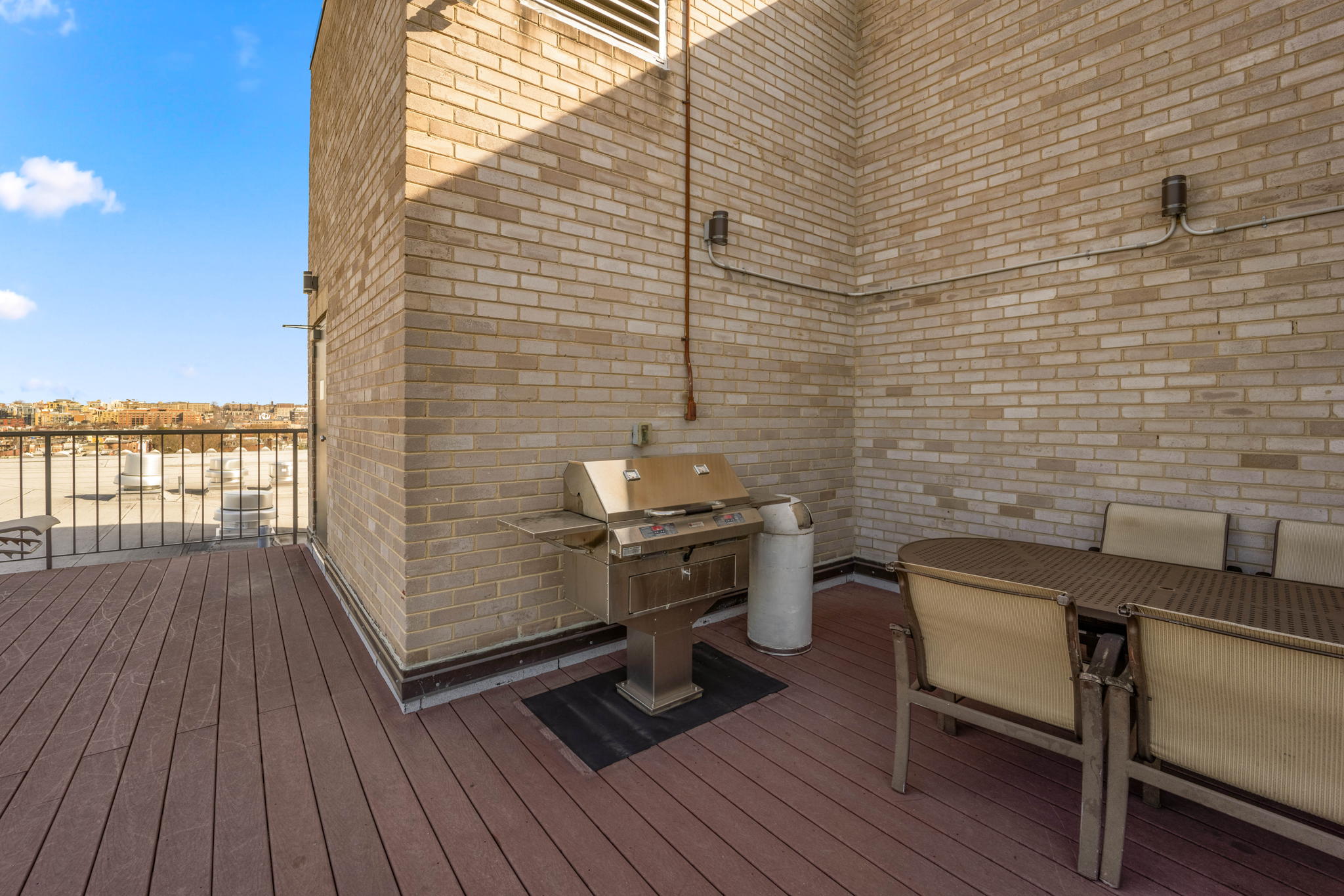 1325 13th St NW, Washington, DC 20005, USA Photo 33