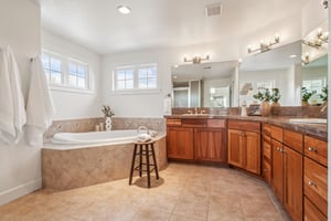 Jade Ln-S1301-074.jpg