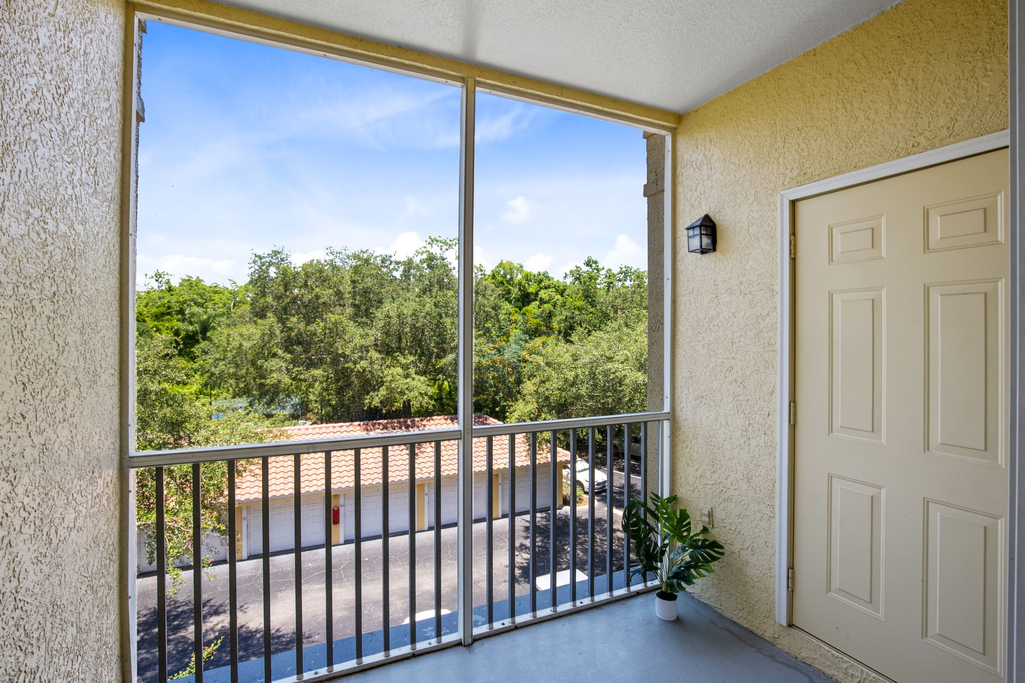 Screened-In Patio