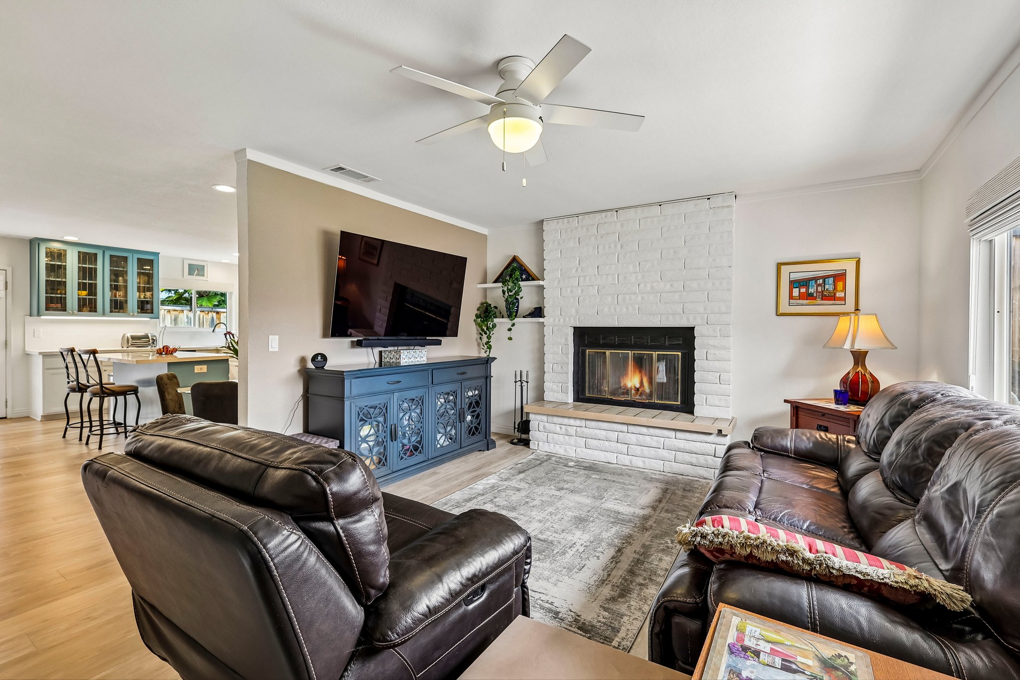A-Evanston Dr-S2605-006.jpg