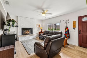 A-Evanston Dr-S2605-005.jpg