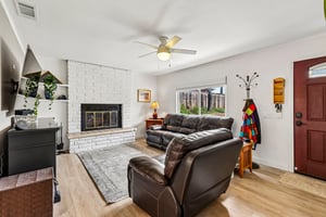 Evanston Dr-S2605-005.jpg