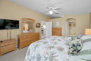 Primary Bedroom1c