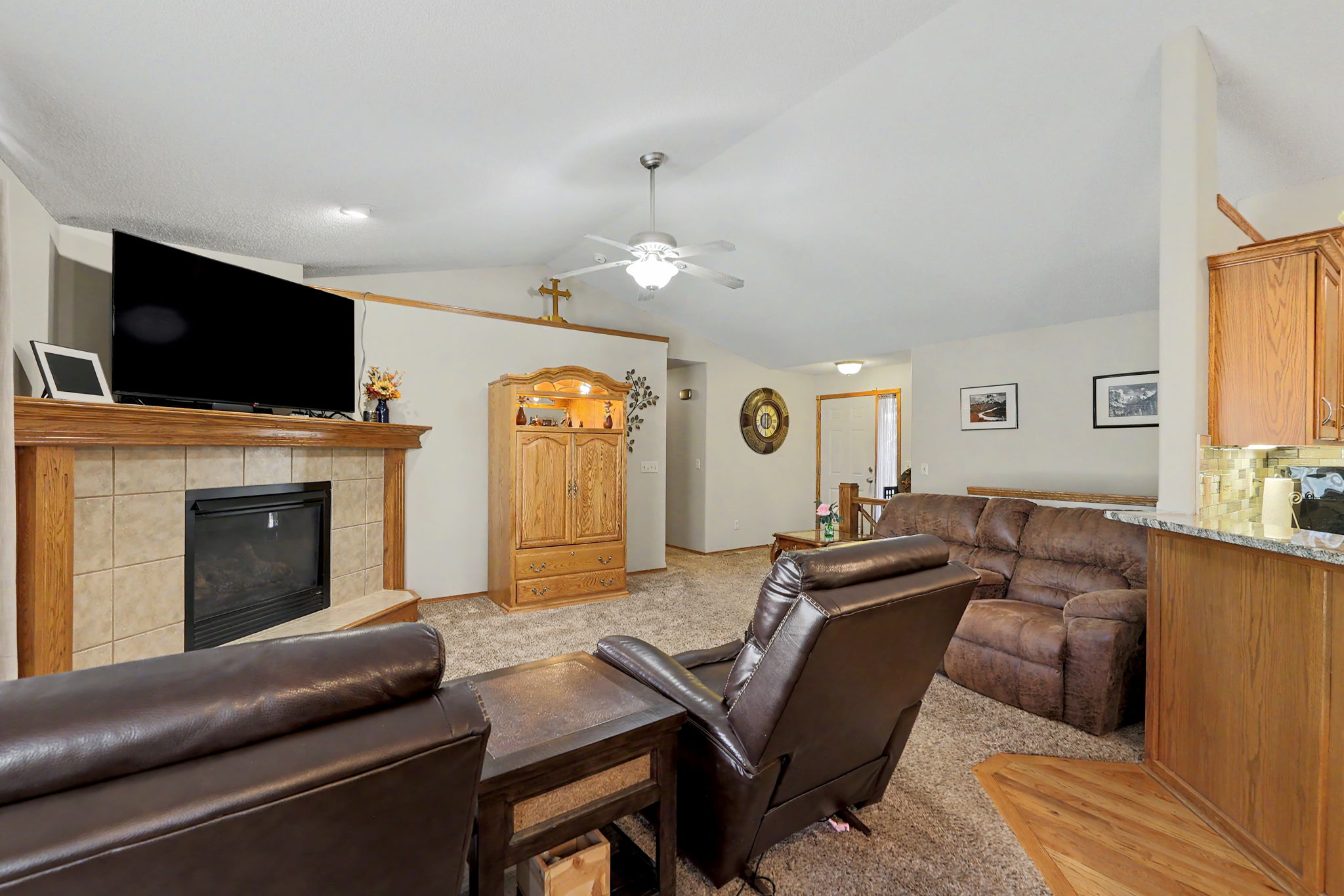  Photo 7