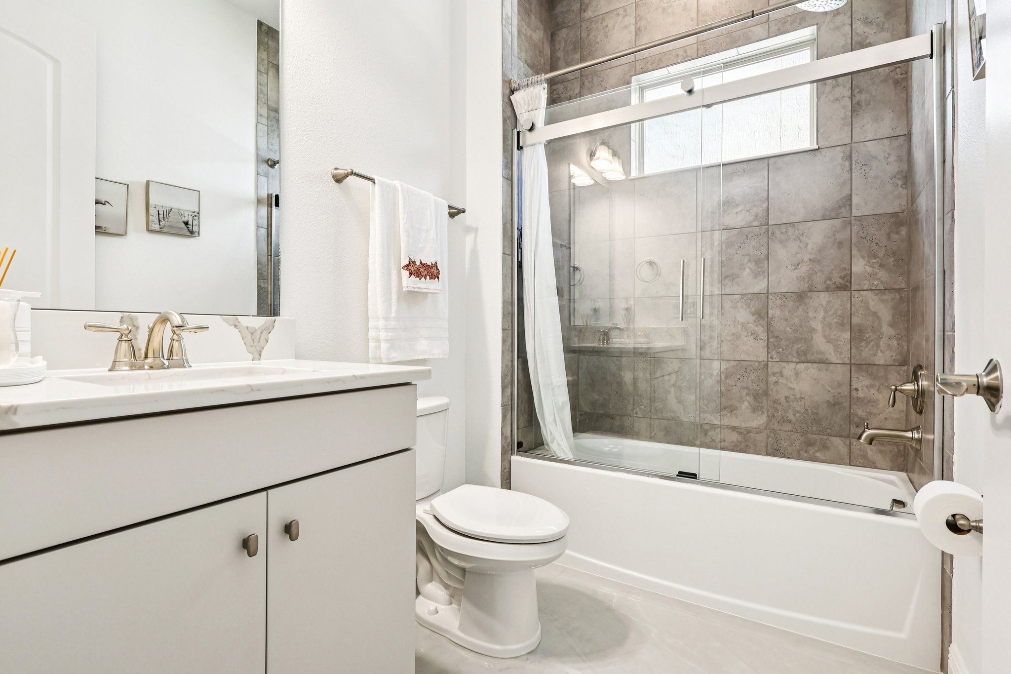 Bromborough Dr-S0612-028.jpg