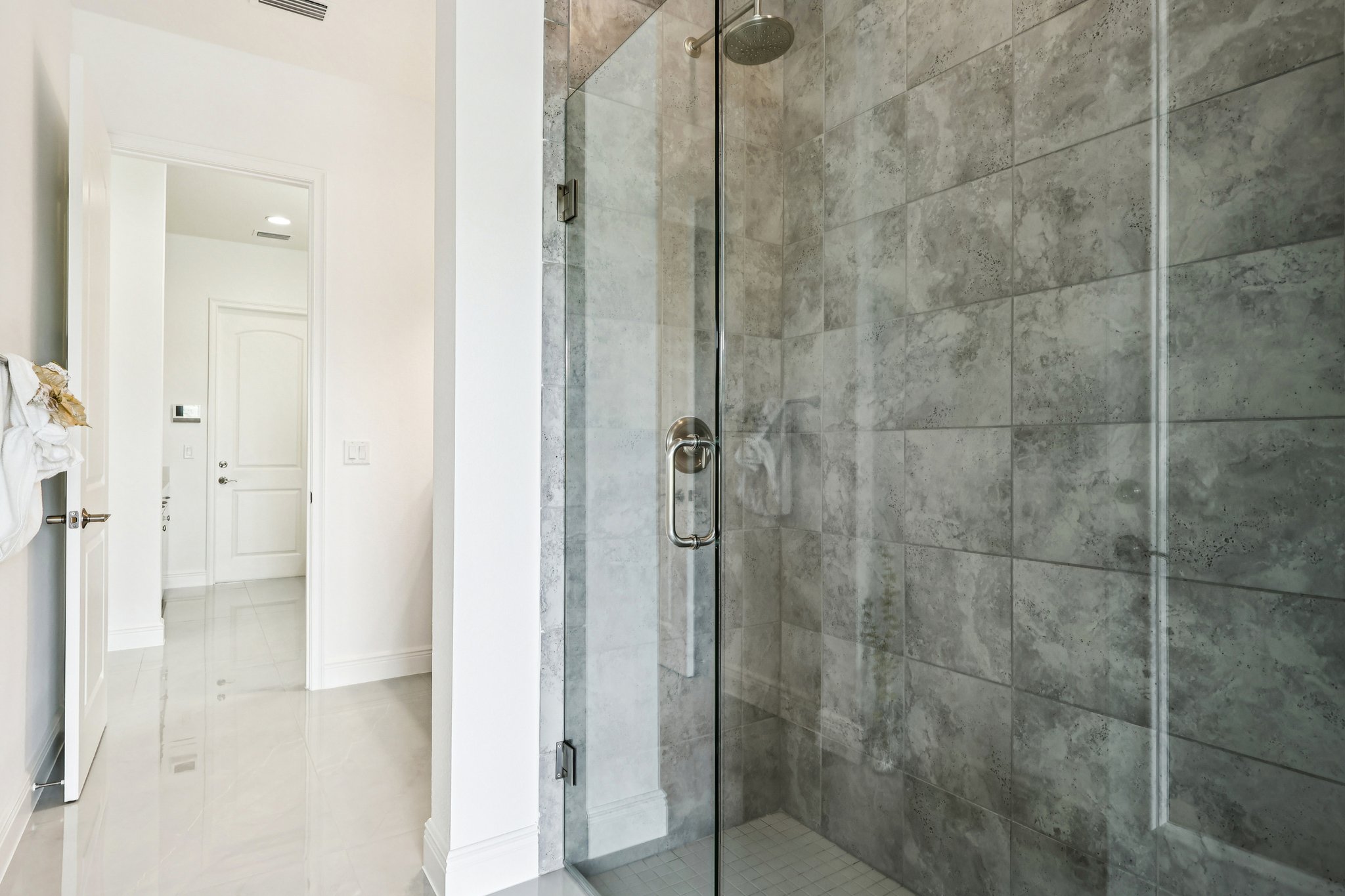 Bromborough Dr-S0612-032.jpg